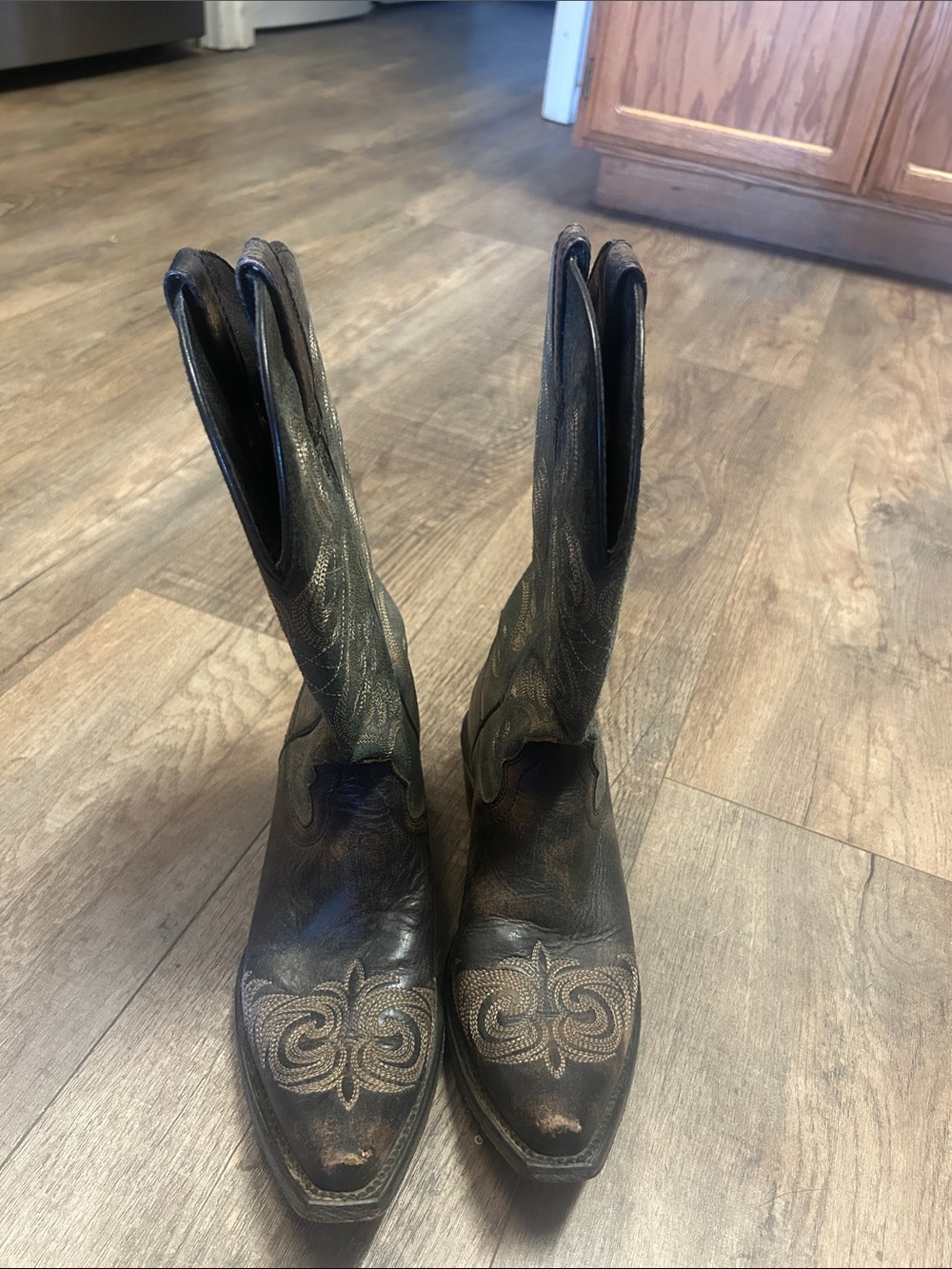 Ariat Dark Brown Embroidered Leather Western Cowboy Boots - Picture 2 of 5